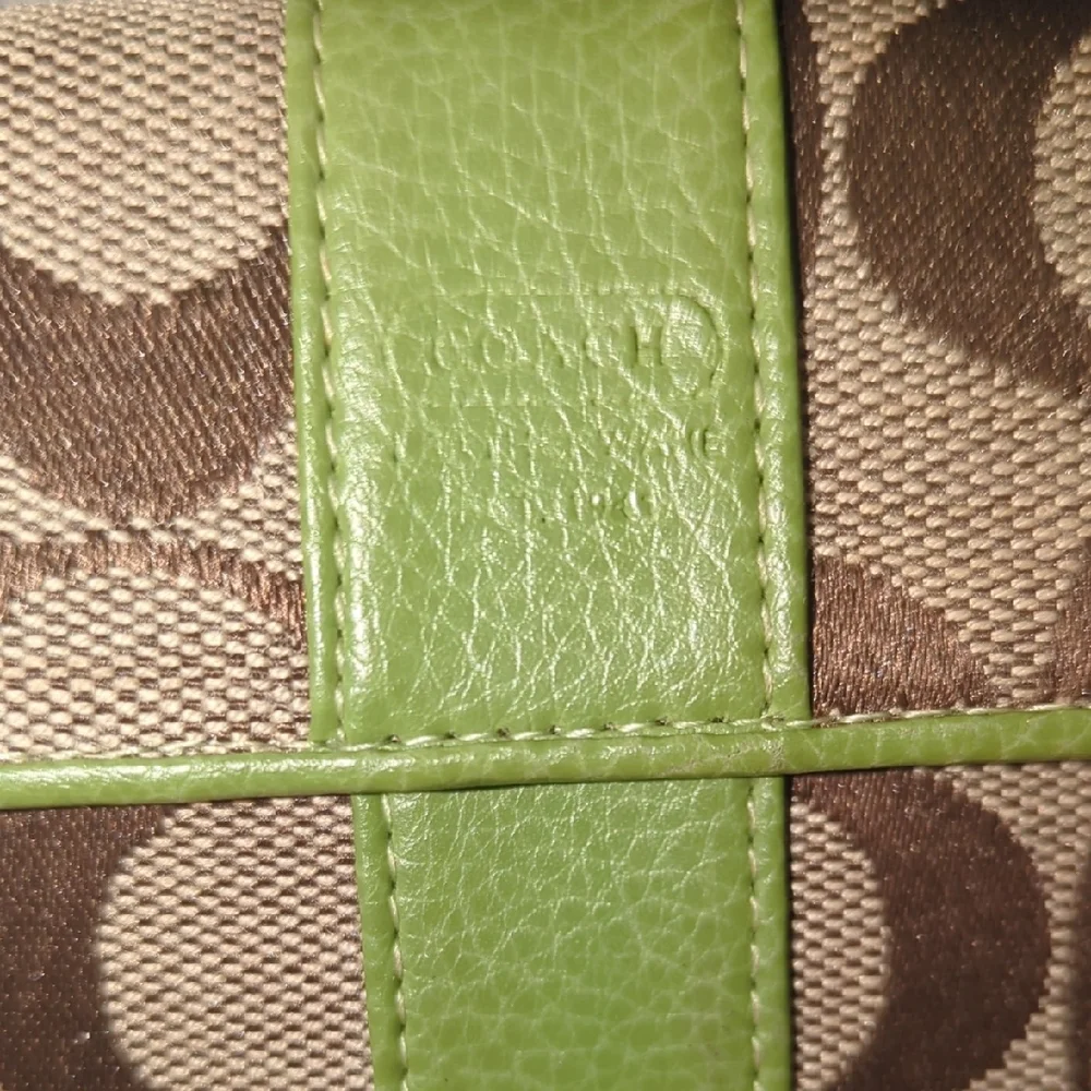 Coach Olive Green and Brown Signature Wallet - Picture 3 of 8